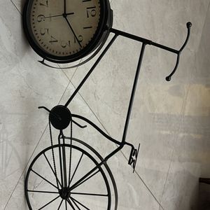 Cycle Shaped Clock