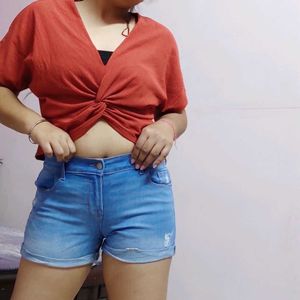 Crop Top Front Twisted Knot