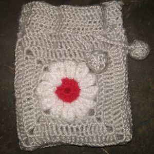 Daisy Crochet Pouch