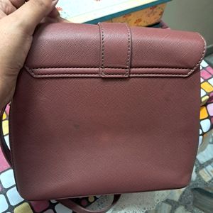 Beautiful Sling Bag With 4 Pockets