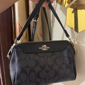 COACH HIGH QUALITY SLING BAG