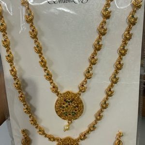 Gold Jewellery With  Pearls Finish