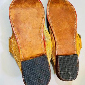 **Kolhapuri Slipper**