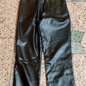 LEATHER PANTS