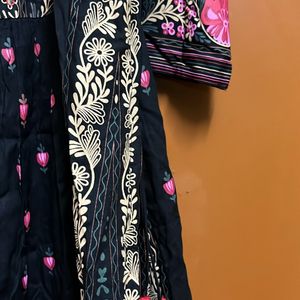 Nayra Cut New Beautiful Long Kurti Set