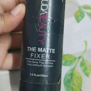 Huda Beauty Makeup Fixer