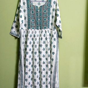 New/Unused Nayra Cut Kurti With Pant