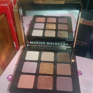 Loot Offer 349/-Manish Malhotra Eyeshadow Palette