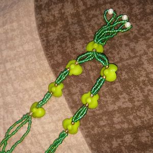 Green Flower And Beeds Chain