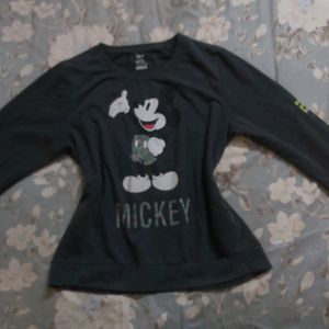 sweatshirt