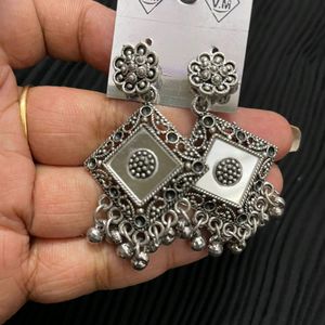 Small Jhumkis