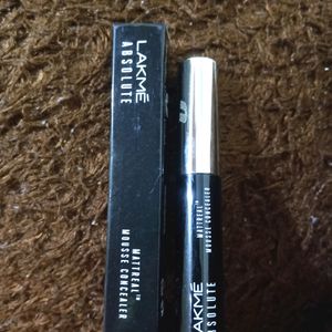 Lakme Mattreal Mousse Concealer