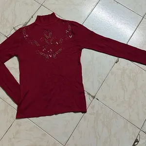 Wollen Turtle Neck Maroon Top