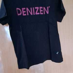 💯 % Original Women's Levi's Denizen Tshirt