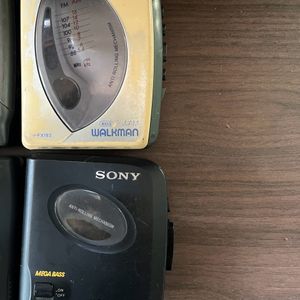 10 Cassette Walkman- NOT WORKING