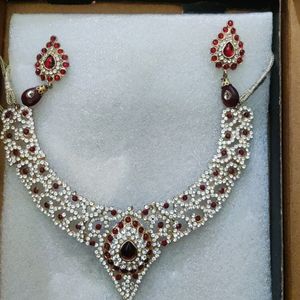 Beautiful Maroon Necklace Set