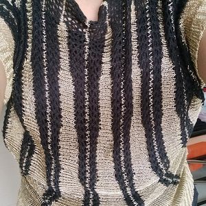 Knitted Top Golden And Black