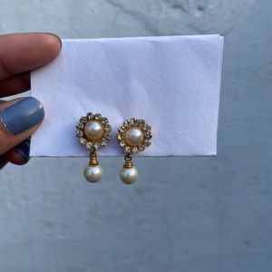 Gloden Earrings With Pearls