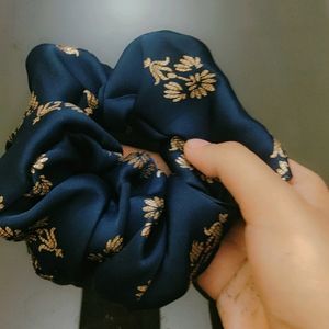 Handmade Mulberry💎✨ Color scrunchies Medium sized