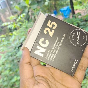 Mac NC25 Compact Powder