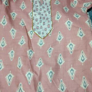 Kurthi And Pant Set