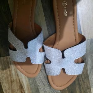 Max Flat Sandal