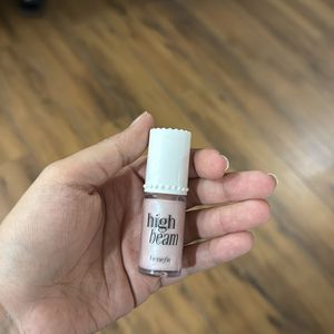 Benefits Liquid Highlighter