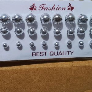 RS30/-DELIVERY OFF 📴 FANCY STUD PACK OF 1 (18 PAI