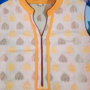 Sleeveless Kurta