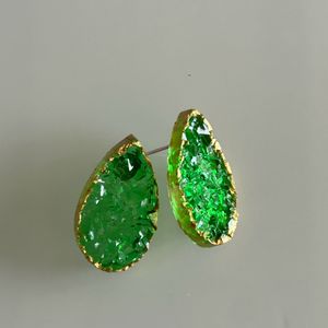 🍀Sparkling green Resin Earrings