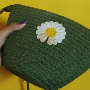 Daisy Sling Bag 💚