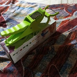 Very Good Condition Cutter Peeler