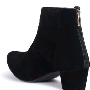 Stylish Heeled Boots