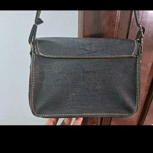 4 Different  Design & Colour  Slingbag