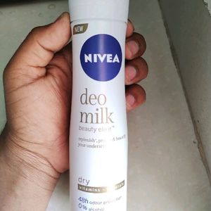 NIVEA Women Deodorant, Fresh Natural, Long Lasting