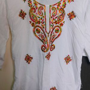 SHORT WHITE KURTI (S)