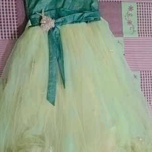 I Am Selling A Gown For Kids