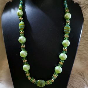 GREEN CRYSTAL NECKLACE