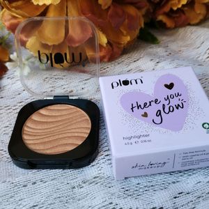 Plum Miracle Bronze Highlighter Highly Pigmented