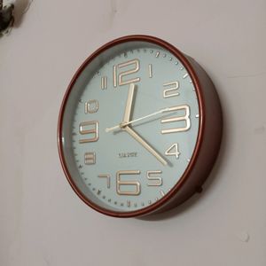 Wall Clock Golden/White Working/7 Days Used