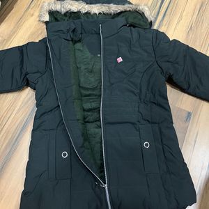 Brand new ladies green jacket with hoodie (4no)