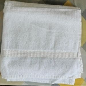 Set Of 2 Bath Towels White Color Pure Cotton