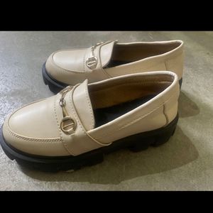 Biege Shoetopia loafers