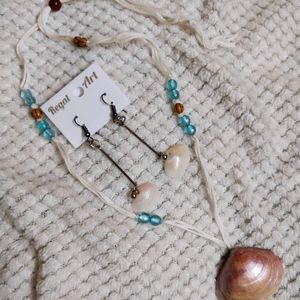 Real Seashells Necklace And Earrings Set..