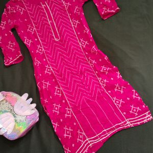 Pink Bandhej Kurta With White Pant And Dupatta