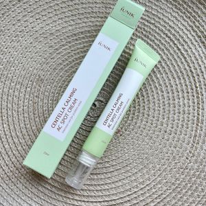 Iunik centella calming ac spot corrector