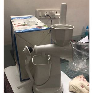 New Unused Fruit Juicer