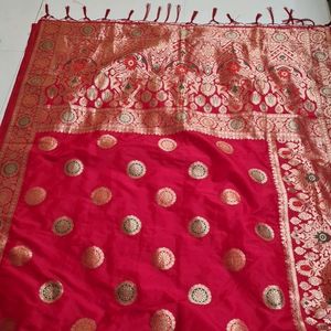 Heavy Beautiful Ethnic Banarasi Saree For Weddi