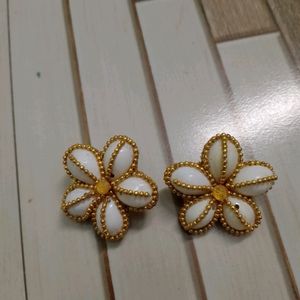 Shell Earings Studs