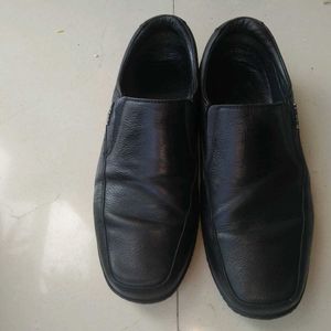 Very Good Hush Puppies Black Formal Shoes